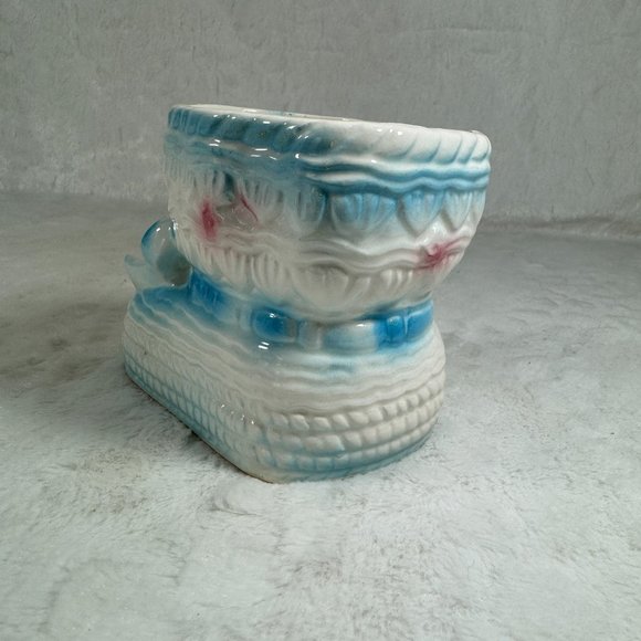Vintage Nancy Pew Blue Baby Bootie Planter Ceramic Made in Japan Giftwares Co. - Picture 3 of 8